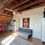 Penthouse Loft Harbour View, Free Parking Apartment *